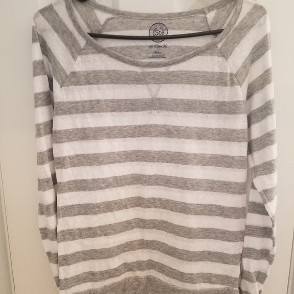 Tops - Long sleeve grey and white stripe shirt